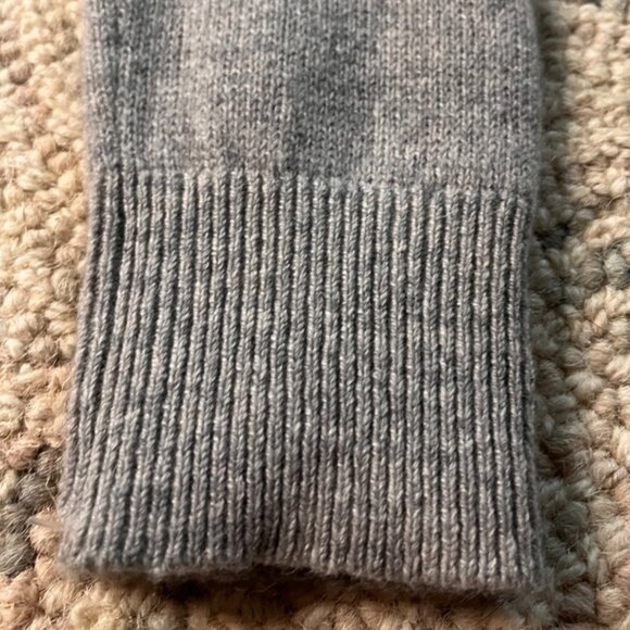 Michael by Michael Kors 100% Cashmere Cutout V-Neck Sweater - Picture 5 of 14